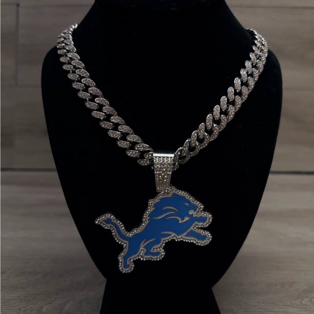 Silver Tone Chain Necklace with Blue Lion Pendant